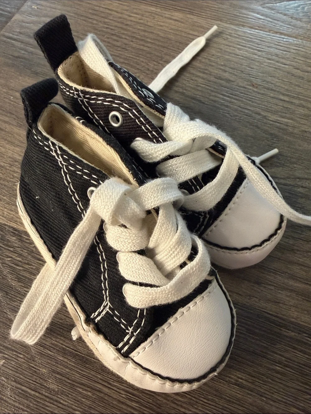 Converse Baby Size 2 Crib Shoes Black Classic High-Top Sneakers